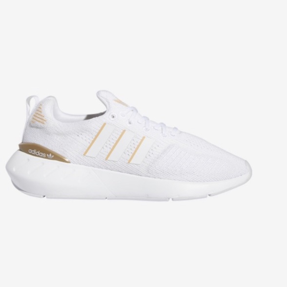 ADIDAS swift run 22 sneakers, brand new with tags , 6 1/2 size